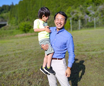 市長と子どもの写真